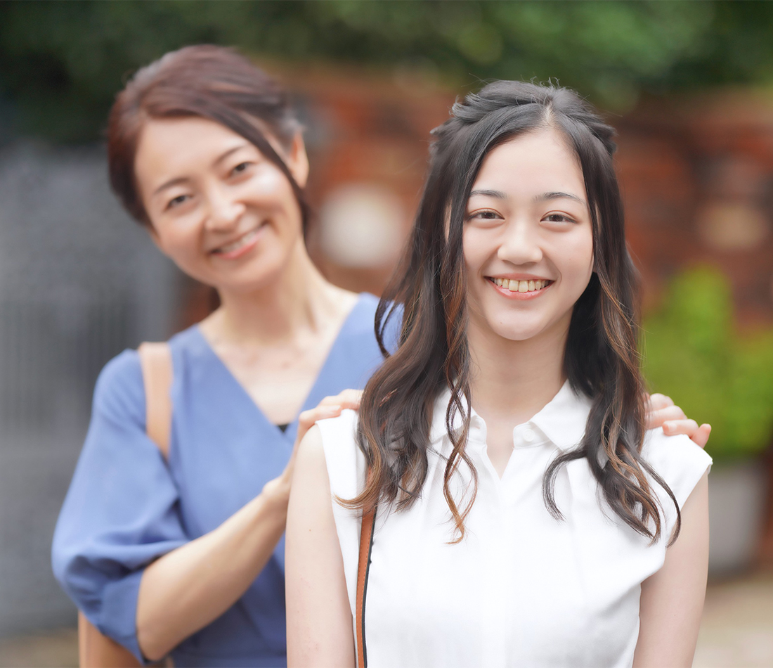 親子の画像(中学・高校生)