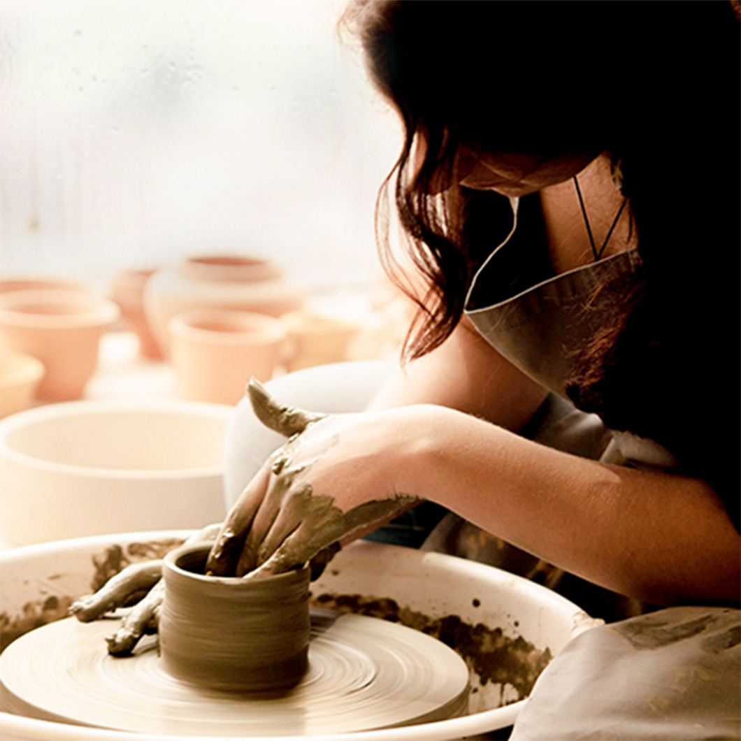 陶芸制作を楽しむ