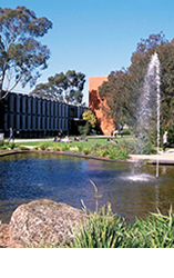 モナッシュ大学